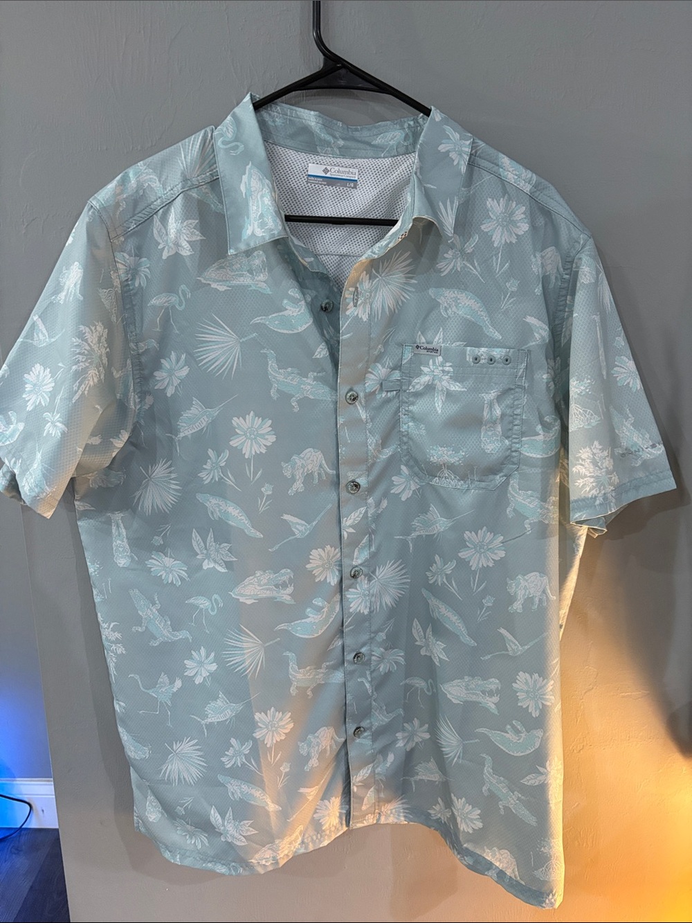 Columbia Light Aqua Floral Short Sleeve Button-Down Shirt